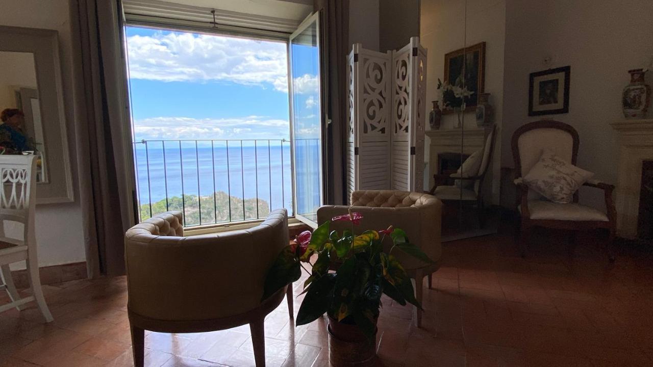 Villa Don Mimi Guarnaschelli La Dependace Taormina Exterior foto